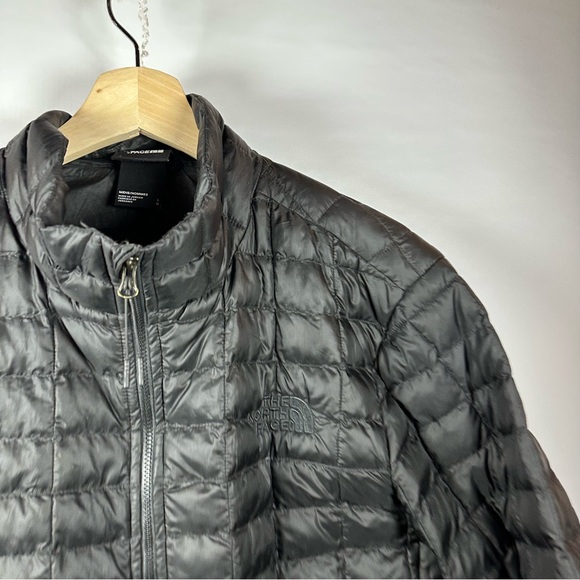 The north face thermoball puffer jacket - Picture 2 of 4